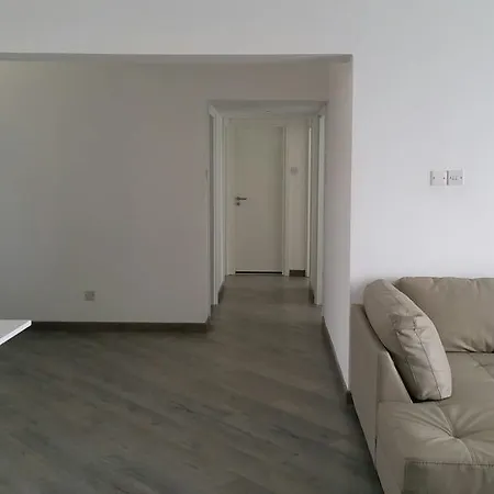 Beach Front Flat * Larnaca